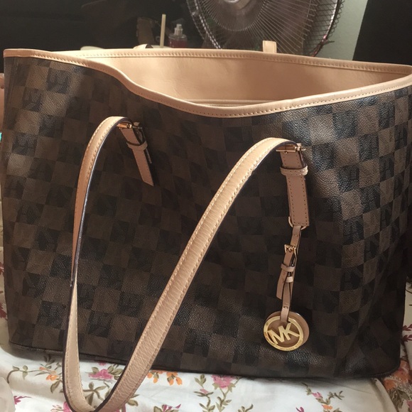 Michael Kors Handbags - Michael Kors Large Jet Set Checkered Tote MK